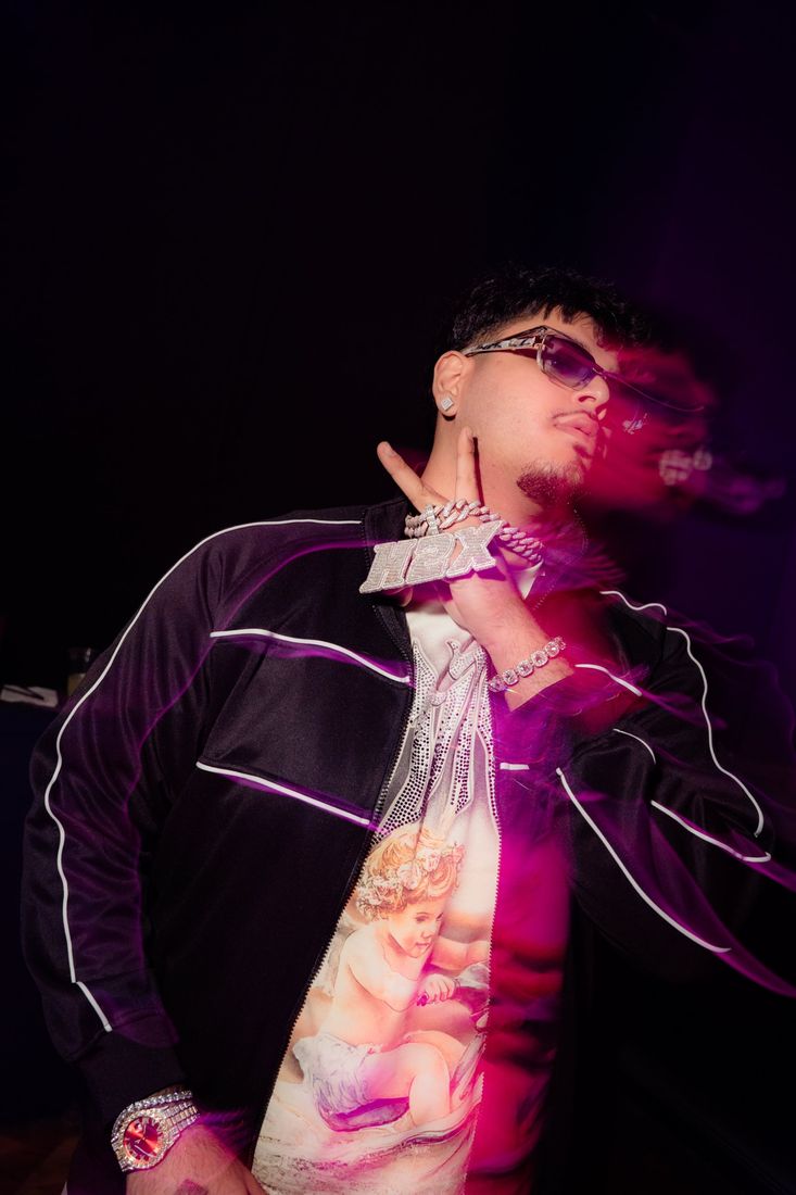 Harman 2x holding up his H2X chain
