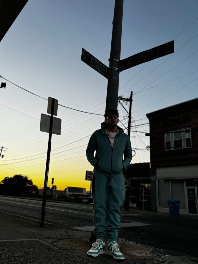 Harman 2x at 5th Street and Campbell Avenue in Roanoke at sunset
